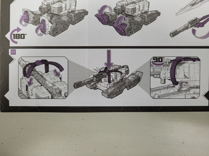 Netflix Transformers Spoiler Pack Megatron And Skelivore  (22 of 23)